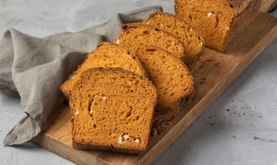 Άκης Πετρετζίκης: Ψωμί ντομάτας με φέτα