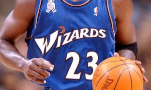 NBA: Εμπνευσμένη από το παρελθόν η νέα εμφάνιση τον Ουίζαρντς (video)