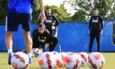 Άρης: Εμπιστοσύνη σε Κουέστα, Σιαμπάνη