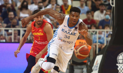 Βόμβα από Γιάννη Αντετοκούνμπο για το μέλλον του: «Μπορεί να παίξω στους Μπουλς»