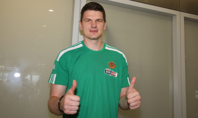 Παναθηναϊκός ΟΠΑΠ: Στην Αθήνα ο Γκουντάιτις με πράσινα παπούτσια (photos)