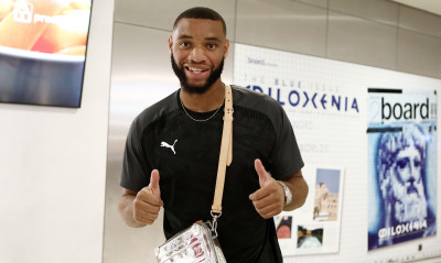 ΑΕΚ: Έφτασε στην Αθήνα ο Μουκουντί (Photos)