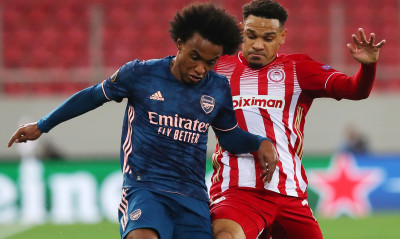 Ο Γουίλιαν στα 34 ρίχνει τα… τσιμέντα και κάνει τη διαφορά στη Superleague!