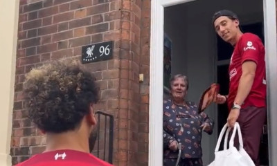 Λίβερπουλ: Έκπληξη από Τσιμίκα και Σαλάχ σε ηλικιωμένους οπαδούς (video)