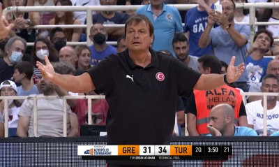 Ελλάδα-Τουρκία: «Έκρηξη» Αταμάν - Έκανε «ντου» στους διαιτητές (video)