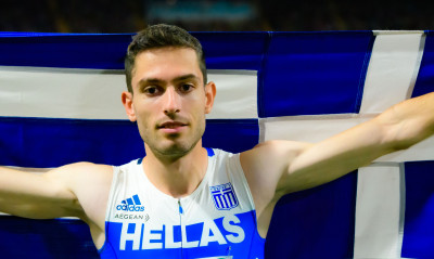 Μίλτος Τεντόγλου: Έγινε γκράφιτι στην Καλαμαριά (photos+video)