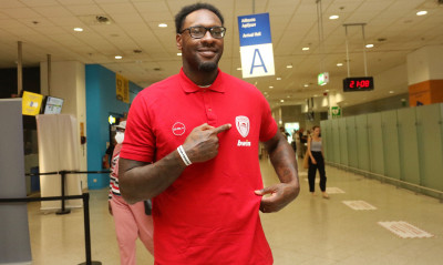 Ολυμπιακός: Ακολούθησε τους Πίτερς, Μπολομπόι ο Μπλακ - Οι πρώτες στιγμές του στην Ελλάδα (video)