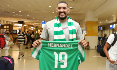 Παναθηναϊκός: Στην Ελλάδα ο Ερνάντεζ - Ετοιμάζεται για την αποθέωση στην Λεωφόρο (photos)