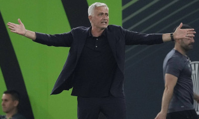 «Μπαρούτι» ο Μουρίνιο - Κινδυνεύει να χάσει το Μουντιάλ ο Βαϊνάλντουμ