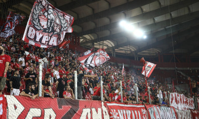 Europa League: Καμπάνα σε Ολυμπιακό για τη χρήση λέιζερ με Σλόβαν – Ο κίνδυνος με Απόλλωνα