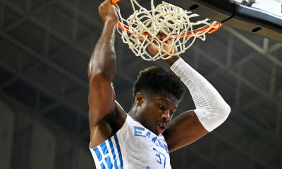 Σερβία-Ελλάδα: «Συναγερμός» με Κώστα Αντετοκούνμπο και Μίτσιτς