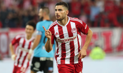 Ολυμπιακός-Απόλλων Λεμεσού: Γκολ από τα αποδυτήρια ο Μασούρας, πήρε φωτιά το «Γ. Καραϊσκάκης» (pics)