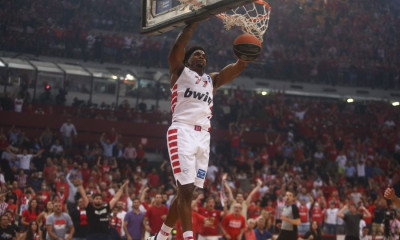 Ολυμπιακός: Κάλεσμα ΜακΚίσικ για τα διαρκείας (video)