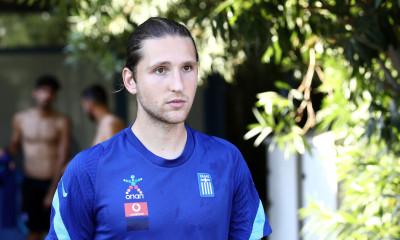 Ολυμπιακός: Στην Ελλάδα ο Ρέτσος - Τα δεδομένα για τον Έλληνα αμυντικό