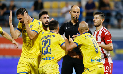 Μια νύχτα απ’ τη ζωή σας, ολόκληρη η δική μας