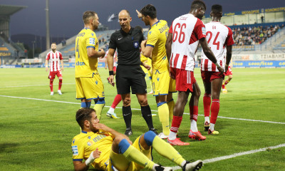 Ανακοίνωση - «καταπέλτης» από Βόλο: «Σκουπίστε Καραντώνηδες και λοιπούς υπηρέτες του συστήματος»