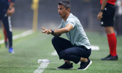 Λουτσέσκου: «Γίνονται πράγματα εδώ που δεν μου αρέσουν»