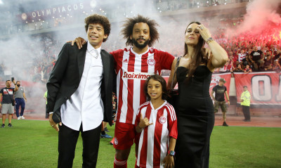 Ολυμπιακός: Έκσταση! Η οικογένεια Μαρσέλο χόρευε στο σύνθημα «είσαι στο μυαλό κάτι μαγικό» (video)