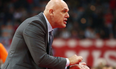 Κύριε Σπάχια, ρωτάμε ποιοι είναι οι νατουραλιζέ και μετά κράζουμε