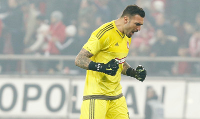 Κρέμασε τα γάντια του ο Ρομπέρτο - Είπε «αντίο» με φωτογραφία από Ολυμπιακό