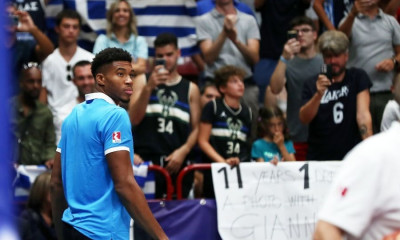 Eurobasket 2022: Κάνει μασάζ στον πάγκο της Ελλάδας ο Γιάννης Αντετοκούνμπο (video)