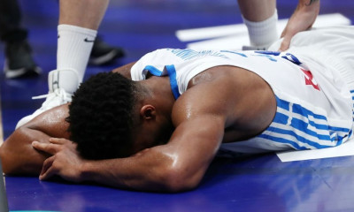 Eurobasket 2022: Τρώει «ξύλο» ο Γιάννης από τους Ουκρανούς - Έξαλλος ο Ιτούδης (video)