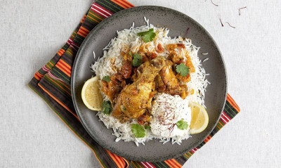 Άκης Πετρετζίκης: Κοτόπουλο λεμονάτο με σαφράν