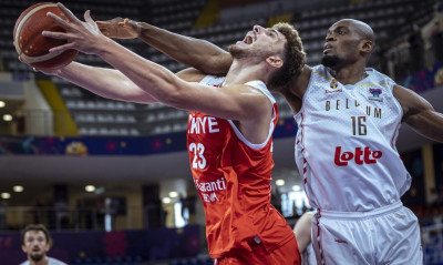Eurobasket 2022: «Καθάρισε» από νωρίς το Βέλγιο η Τουρκία με «όργια» Σενγκούν