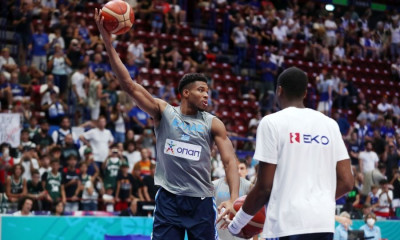 Eurobasket 2022: Η αγκαλιά Γιάννη και Θανάση Αντετοκούνμπο (video)