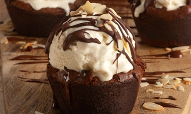 Άκης Πετρετζίκης: Brownie cups