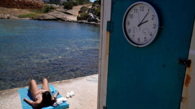 Έρευνα: Οι μύθοι για το μαύρισμα, ο καρκίνος και η γήρανση του δέρματος