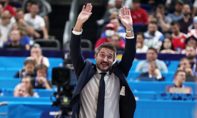 Eurobasket 2022: Η επική ατάκα Ποτσέκο για Γιάννη μετά την αγκαλιά που έγινε viral (video)