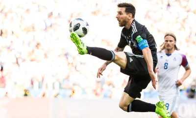 Υπόκλιση Μέσι σε Τζινόμπιλι: «Θα έπρεπε να με λένε Μανού του ποδοσφαίρου»