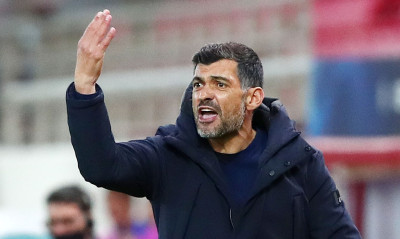 Ξέφυγε η κατάσταση με Κονσεϊσάο: Πετροβόλησαν το αμάξι του και χτύπησε ο γιος του