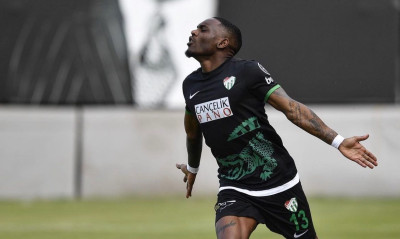 ΟΦΗ: Παίρνει Μπιφουμά για τα άκρα της επίθεσης (video)