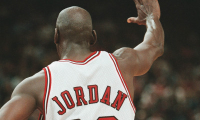 Μάικλ Τζόρνταν: Ρεκόρ δημοπρασίας για μία φανέλα του