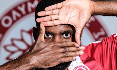 Ολυμπιακός: Συστήθηκε στον κόσμο ο Μπακαμπού - «Η μπάλα να τραντάζει τα δίχτυα» (vid)