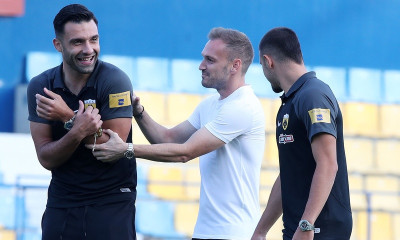 Παναιτωλικός-ΑΕΚ: Πηγαδάκι ο Μπακάκης με πρώην συμπαίκτες του στην Ένωση (photos)