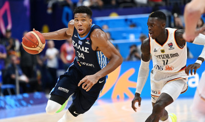 Γιάννης Αντετοκούνμπο: «Άλλα 10 χρόνια στην Εθνική με τα αδέρφια μου» - Το στέμμα και ο Λεμπρόν