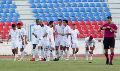 Απόλλων Σμύρνης: Βγάζει συμπεράσματα με ΑΕΚ ο Τάτσης