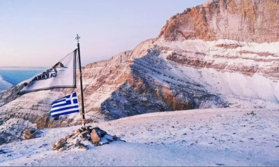 Άναψαν τα τζάκια στα ορεινά της Ηπείρου - Το πρώτο χιόνι στον Όλυμπο