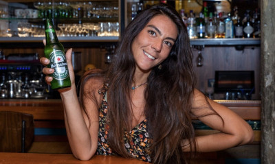 Η Εύη Χρήστου από το Drunk Sinatra μας εξηγεί πώς η πρώτη γουλιά μπορεί να απογειώσει την ημέρα μας