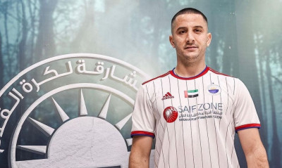 Επικό χουνέρι σε Μανωλά - Λιοντάρι βρυχήθηκε στη φωτογράφιση και «πετάχτηκε στον αέρα» (video)