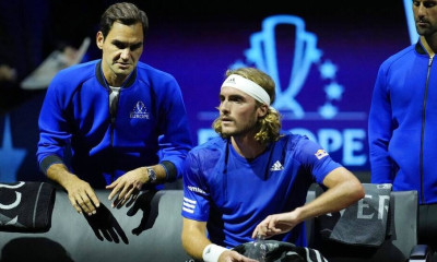 Τένις: Με τη ρακέτα του Ρότζερ Φέντερερ κοιμάται ο Στέφανος Τσιτσιπάς (photo)