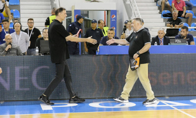 Ολυμπιακός-Προμηθέας: Ένταση με Μπαρτζώκα και διαιτητές - Χρεώθηκε με τεχνική ποινή