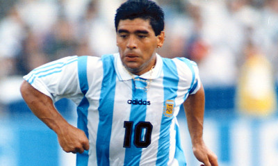 Μουντιάλ 2022: Σε έκθεση στο Κατάρ μια μυθική φανέλα του Μαραντόνα