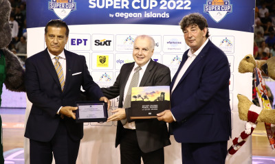 Παναθηναϊκός-Ολυμπιακός: Βράβευσε την οικογένεια Γιαννακόπουλου ο ΕΣΑΚΕ (video)