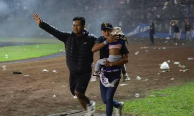 Ινδονησία: Ανεξάρτητη επιτροπή θα διερευνήσει τα αίτια της ανείπωτης τραγωδίας με τους 174 νεκρούς