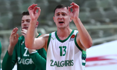 Ζαλγκίρις: Βραβεύει τον Γιανκούνας και αποσύρει τη φανέλα του