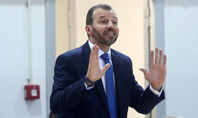 Ιωνικός: Παίρνει Μπέμπη και Κιούση!